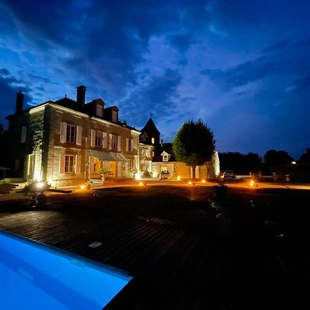 Готель French Correze Moulin Bleu Saint-Pantaleon-de-Larche Екстер'єр фото