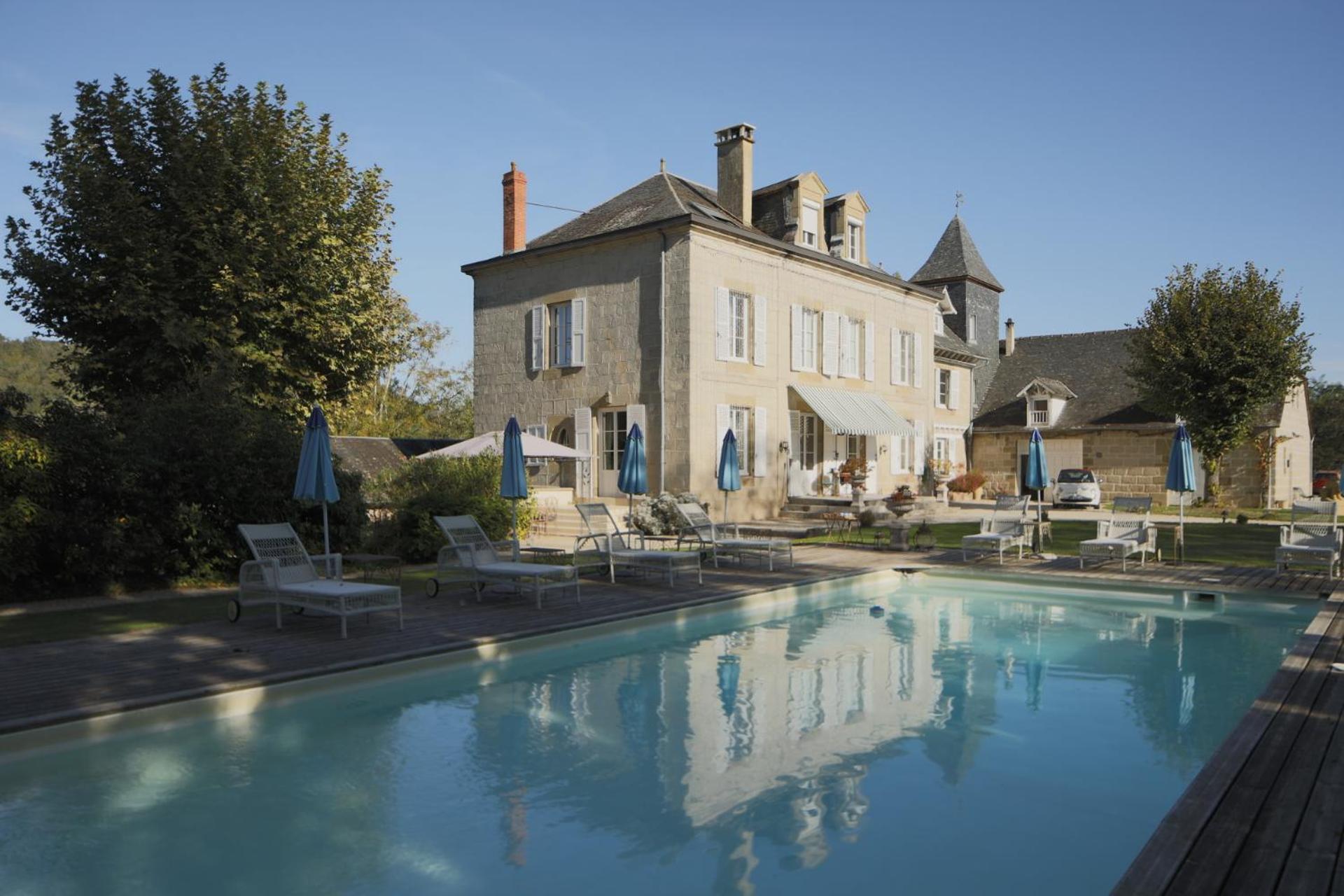 Готель French Correze Moulin Bleu Saint-Pantaleon-de-Larche Екстер'єр фото