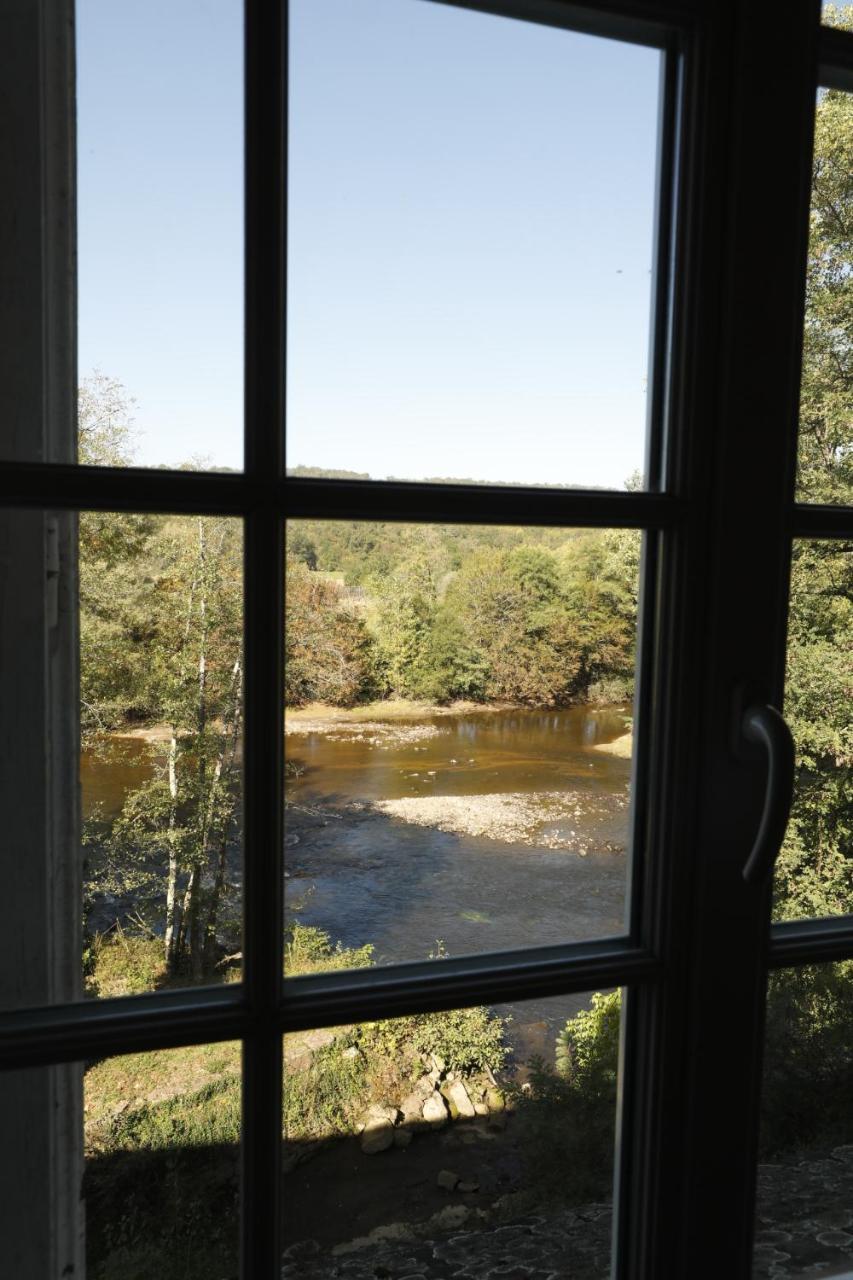 Готель French Correze Moulin Bleu Saint-Pantaleon-de-Larche Екстер'єр фото