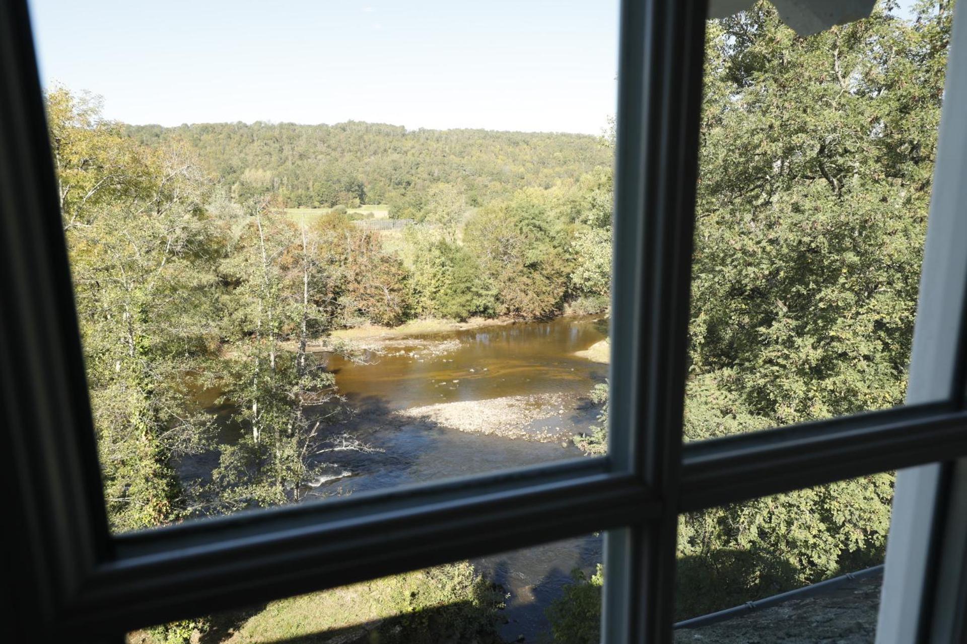 Готель French Correze Moulin Bleu Saint-Pantaleon-de-Larche Екстер'єр фото